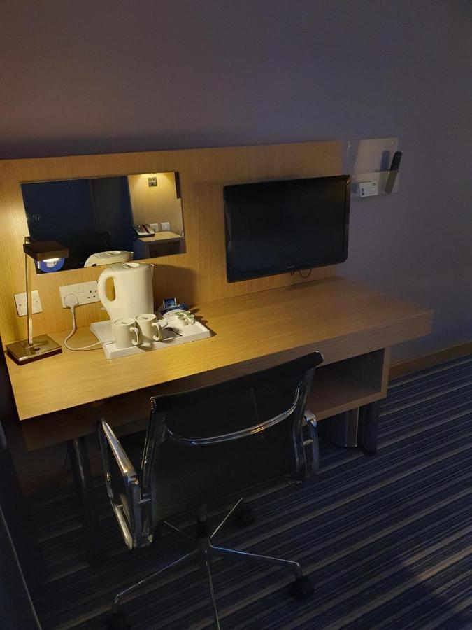 Holiday Inn Express Rotherham - North By Ihg Bagian luar foto