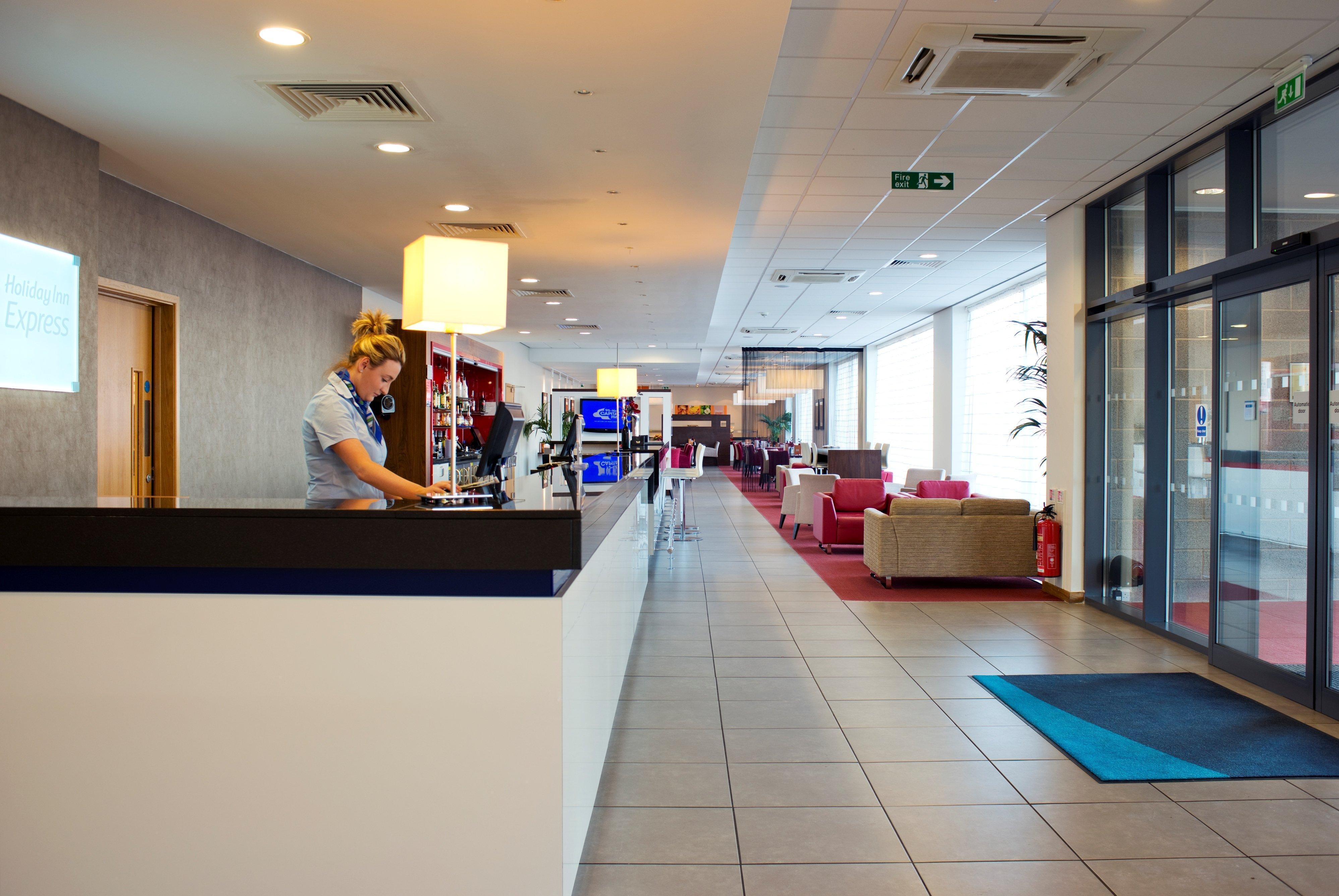 Holiday Inn Express Rotherham - North By Ihg Bagian luar foto