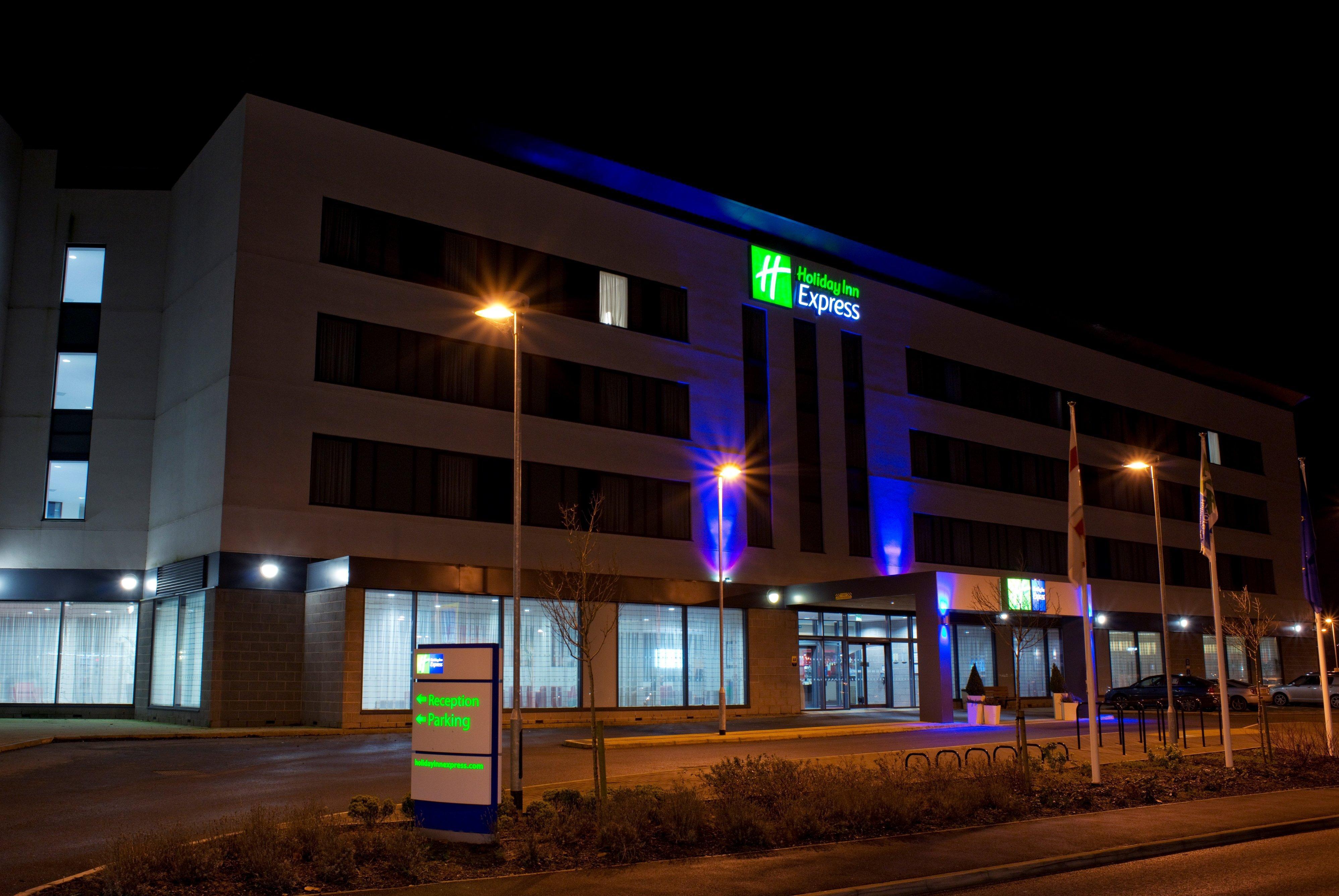 Holiday Inn Express Rotherham - North By Ihg Bagian luar foto